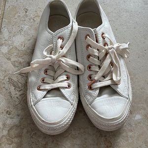 Converse All Star - size 7 (leather)